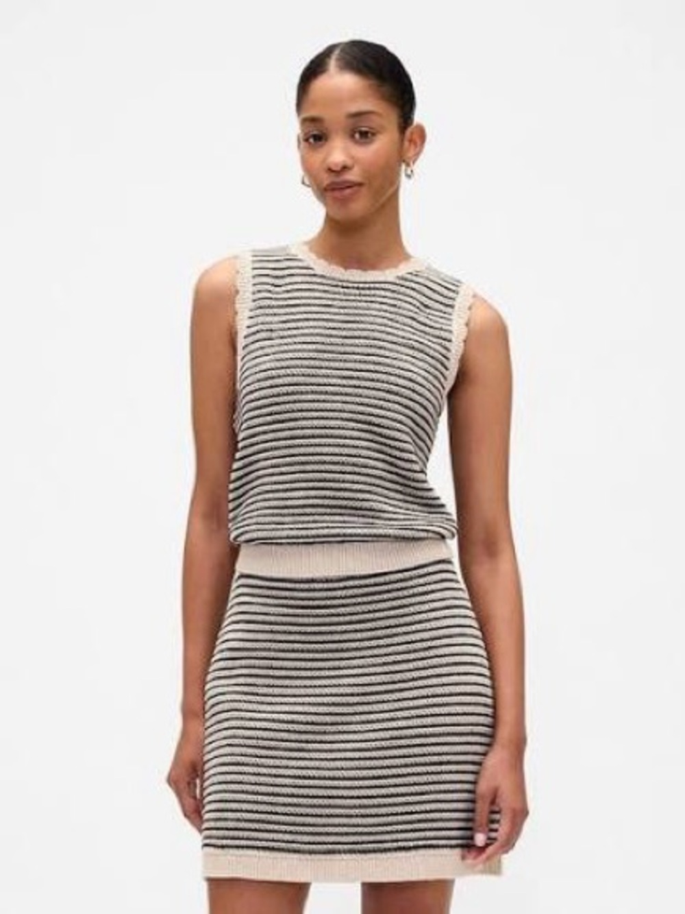Gap Sleeveless Sweater Tank Top